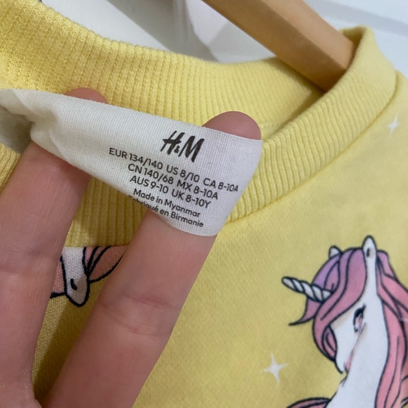 H&M Girls Juniors Unicorn Print Yellow Long Sleeve Sweatshirt - Picture 2 of 5